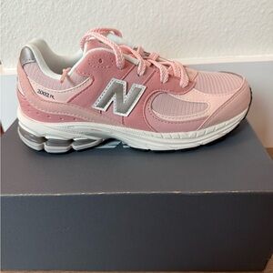 New Balance Kids' 2002 Pink and Silver Sneakers size 3 NIB